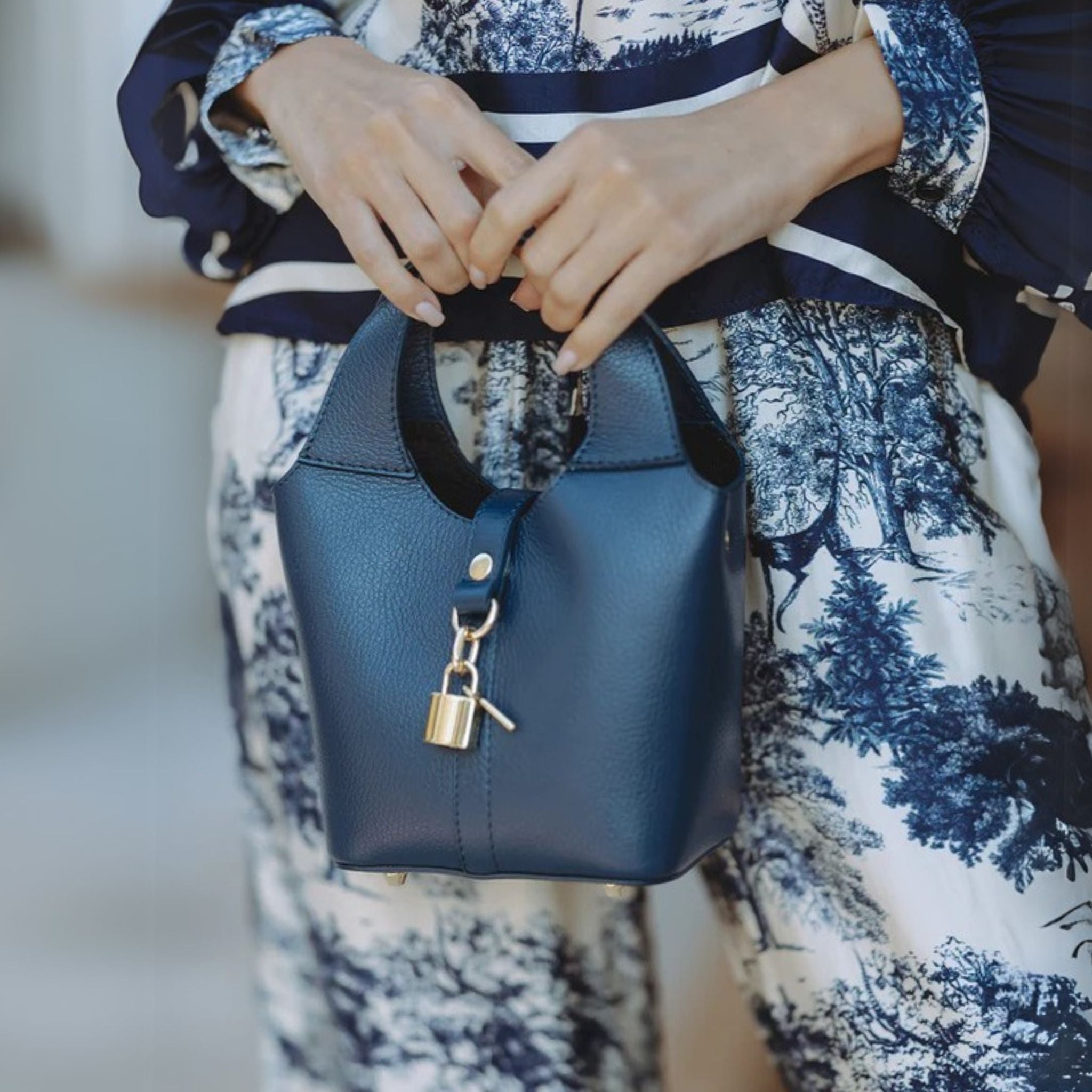 Lock Navy