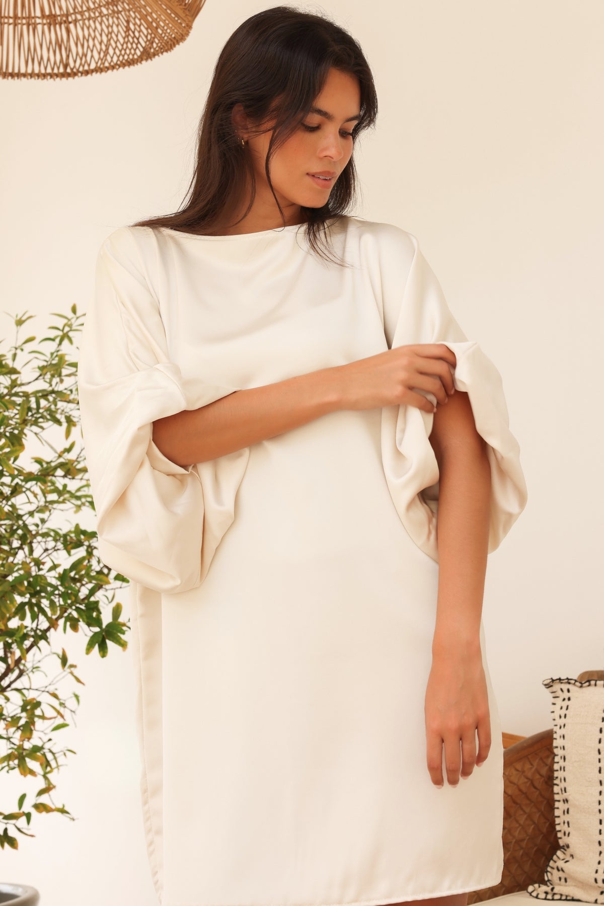 Chic Dress - Cream
